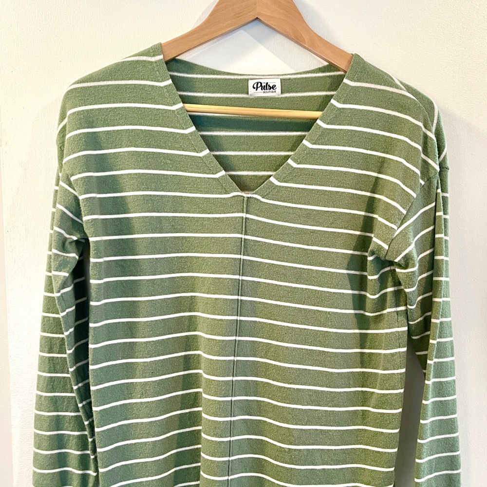 Pulse V-Neck Sweater in Olive and White Stripes NWOT XS
